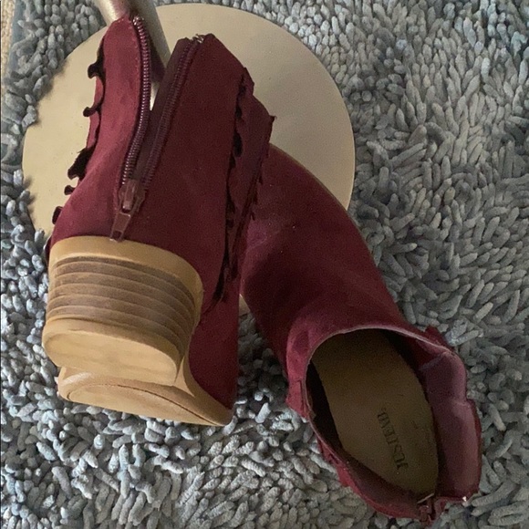 JustFab Maroon Booties - Picture 3 of 4
